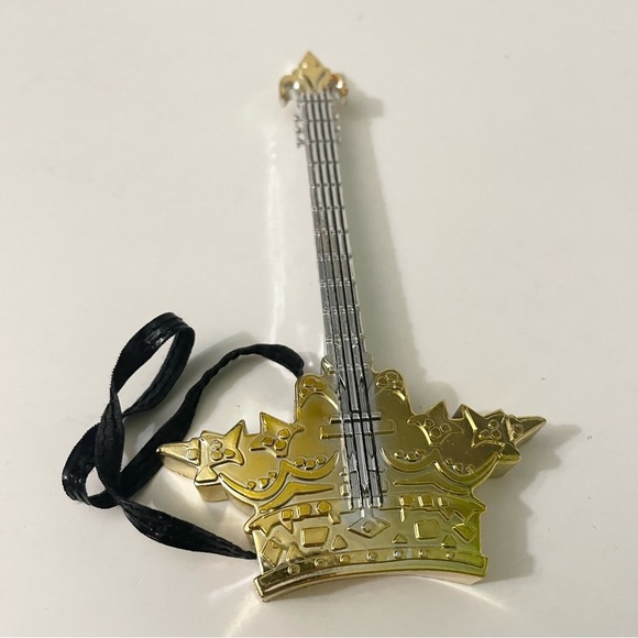 Bratz Really Rock Yasmin Pop Princess Doll Guitar Musical Instrument Accessory - Picture 3 of 11